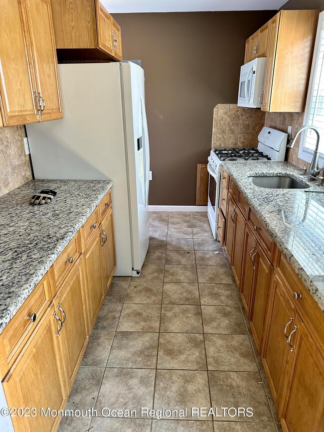 303 Union Ave, Union Beach, NJ 07735 - photo 5