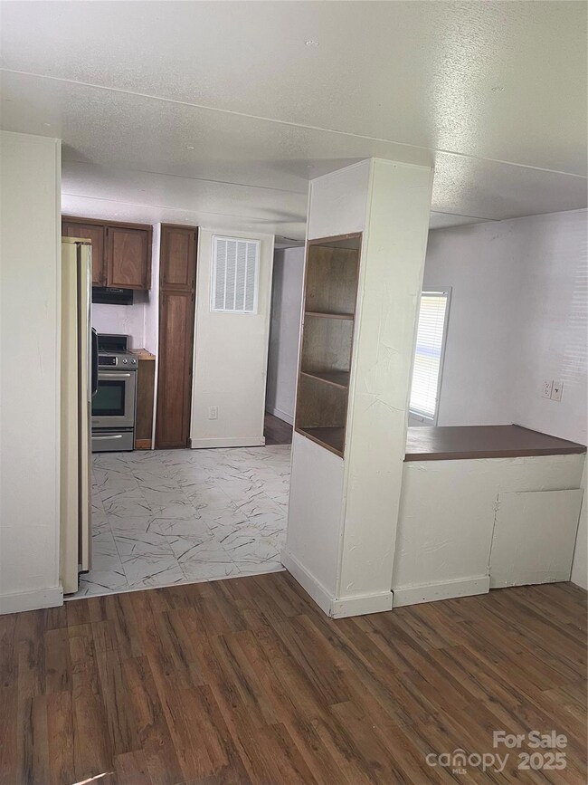 104 Poplar St, Clover, SC 29710 - photo 6