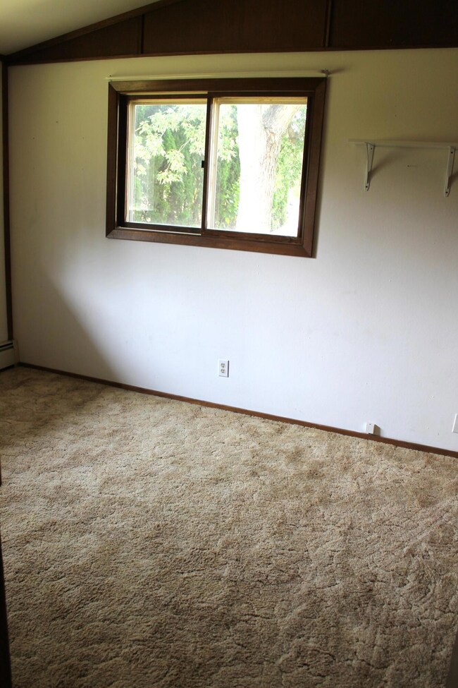 495 E Grove St, Wheatfield, IN 46392 - photo 7