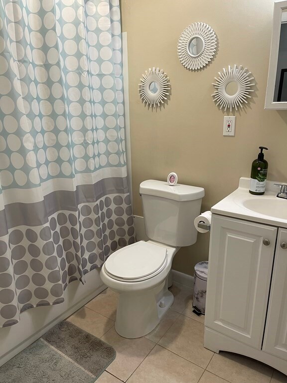 274 E Haverhill St unit 3, Lawrence, MA 01841 - photo 3