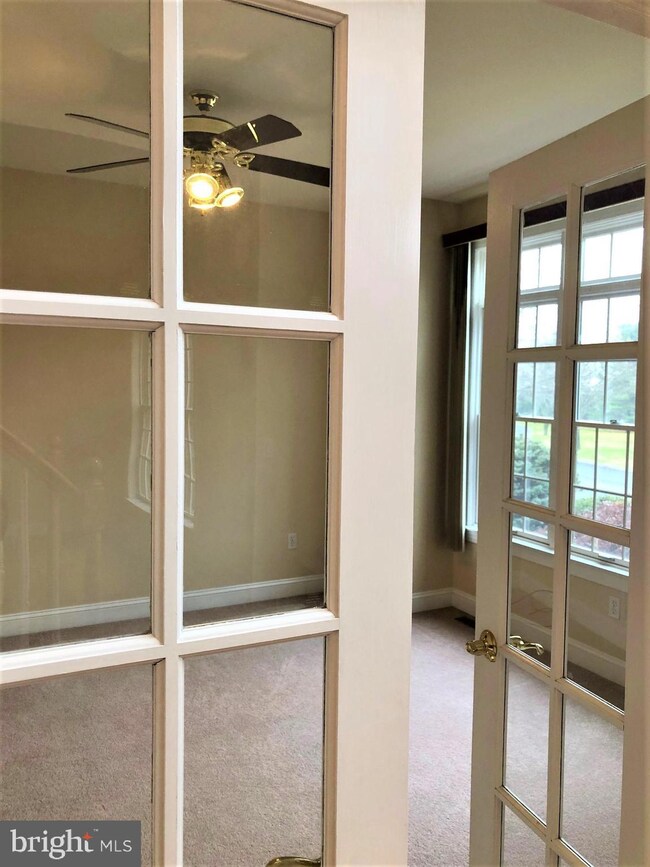 7260 Lochhaven St, Allentown, PA 18106 - photo 4