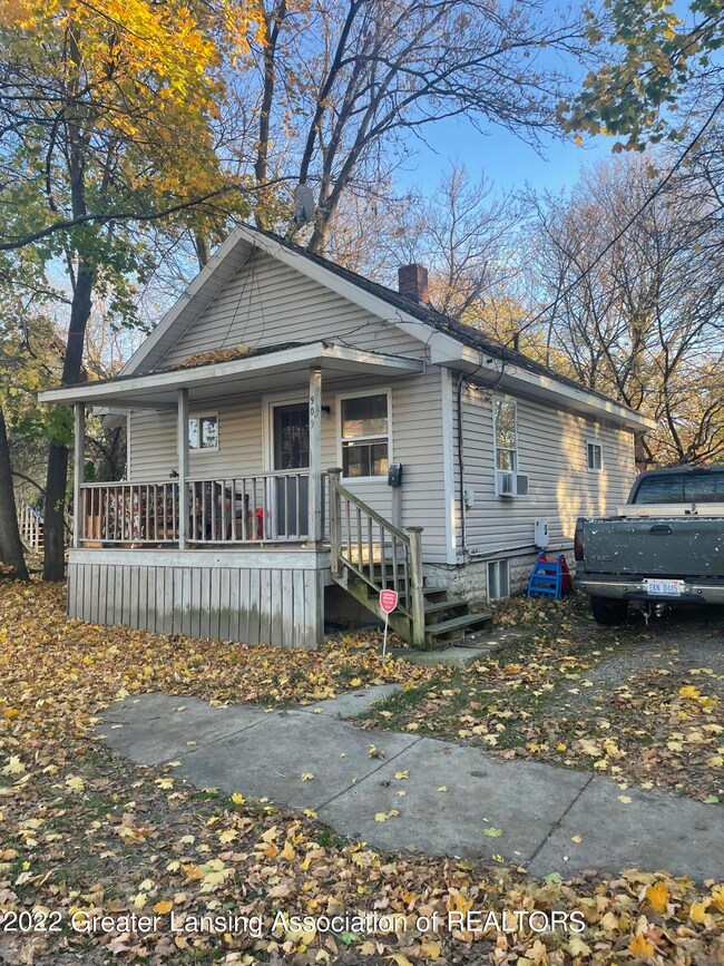 909 W Oakland Ave, Lansing, MI 48915 - photo 4