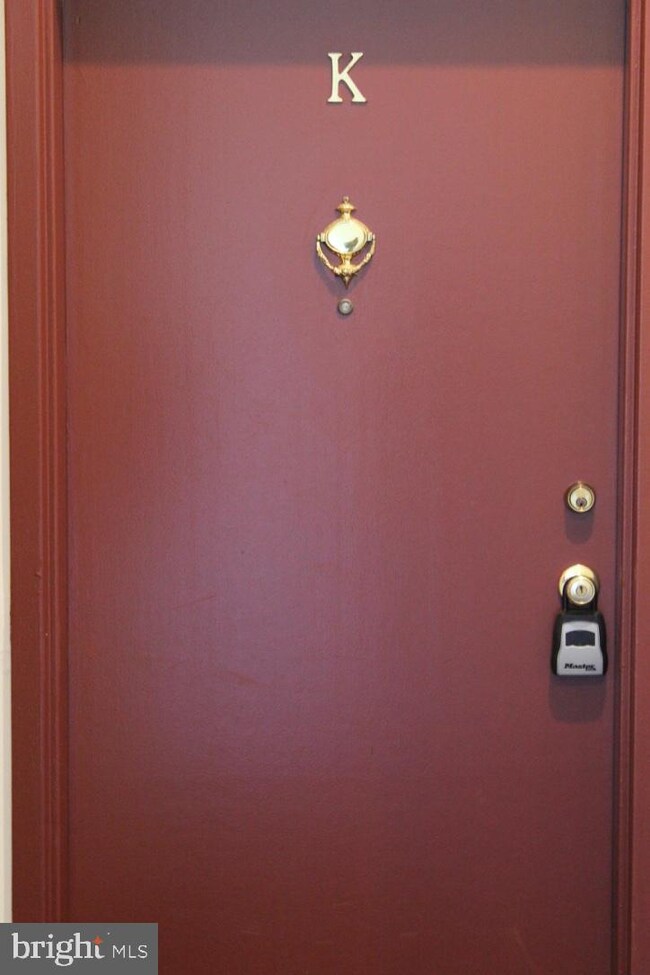 12205 Saint Peter Ct unit K, Germantown, MD 20874 - photo 3