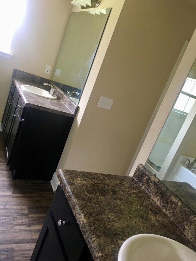 Dual sinks in master bath