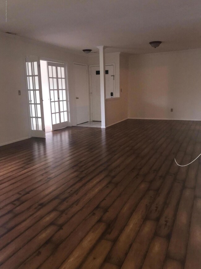 living/dining room