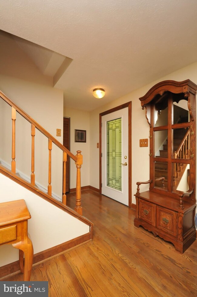 11569 Hicks Ct, Manassas, VA 20112 - photo 3