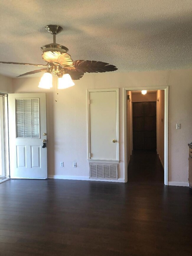 504 Chinner St, Bonham, TX 75418 - photo 5