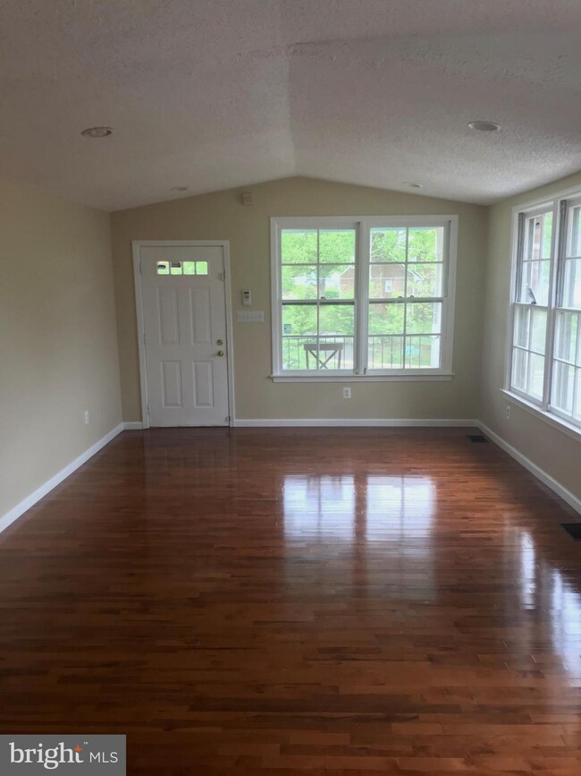 2108 Ohio Ave, Hyattsville, MD 20785 - photo 3