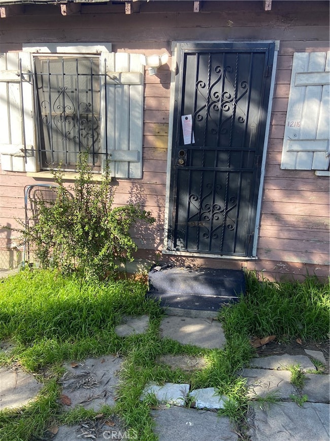12116 S Willowbrook Ave, Compton, CA 90222 - photo 4
