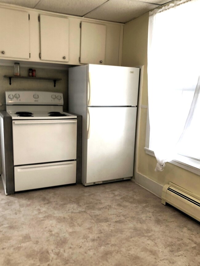 79 Union St unit 1, Littleton, NH 03561 - photo 5