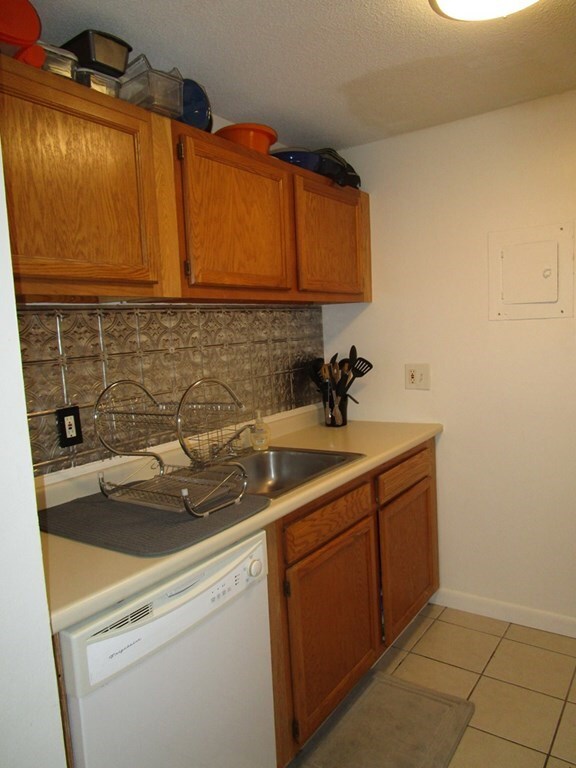 135 Grove St unit 128, Rockland, MA 02370 - photo 5