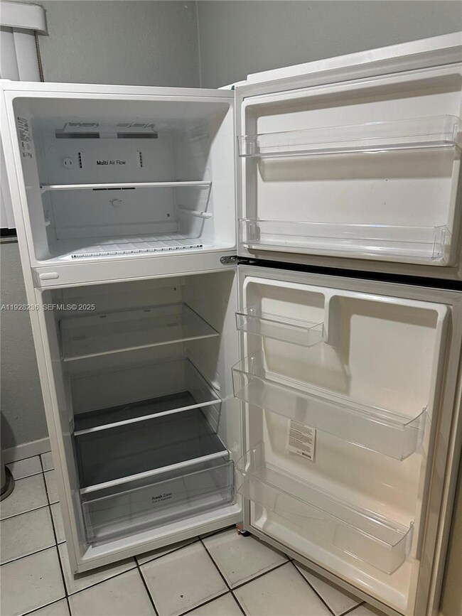 85 W 55th St unit EFFICI, Hialeah, FL 33012 - photo 4