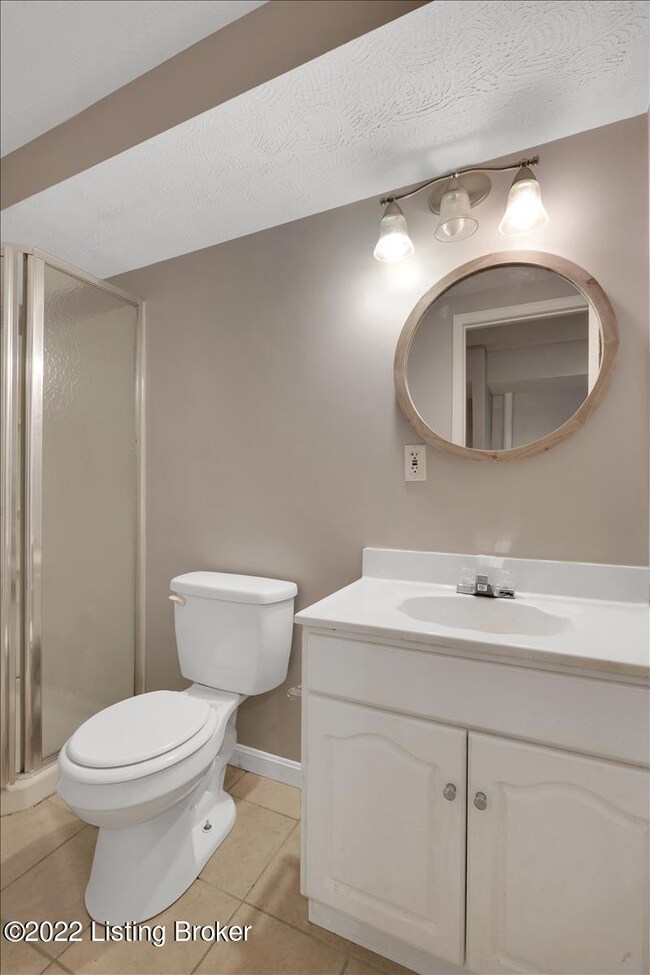 8807 Old Ironsides Dr, Louisville, KY 40228 - photo 7