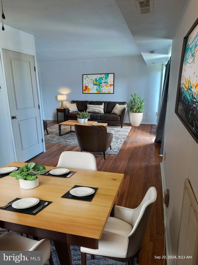 5538 Karen Elaine Dr unit 1623, New Carrollton, MD 20784 - photo 2