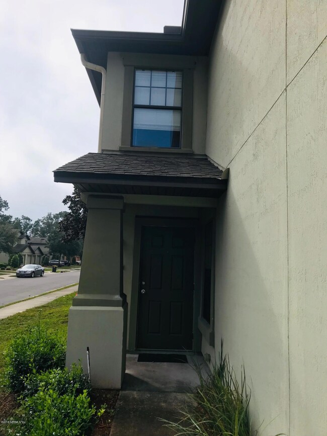 7700 Highchair Ln, Jacksonville, FL 32210 - photo 3