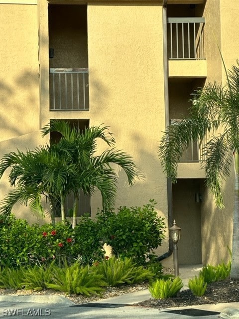 Lush Landscaping- Entry
