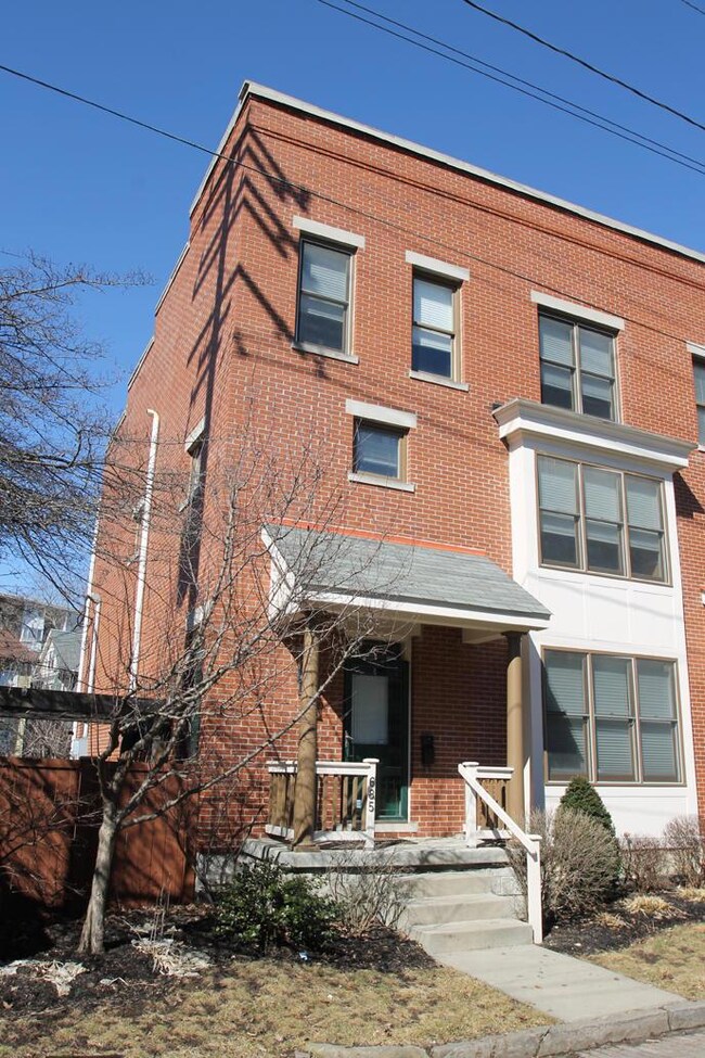 685 Hunter Ave unit 685, Columbus, OH 43215 - photo 2