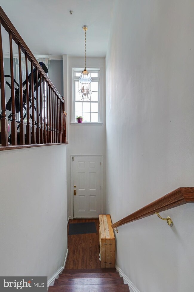 20120 Macintosh Ln, Germantown, MD 20876 - photo 4