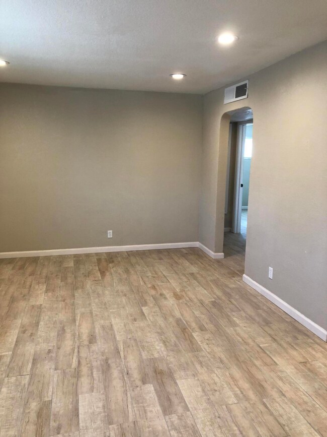 7648 Elliott Dr, El Paso, TX 79915 - photo 5