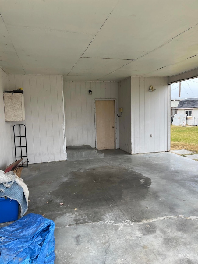 985 NW 2nd Ave, Ontario, OR 97914 - photo 4