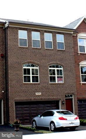 6676 Bartrams Forest Ln, Haymarket, VA 20169 - photo 2