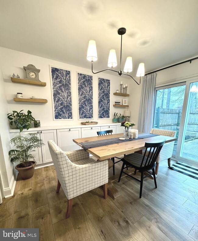 5916 Kingsford Rd unit 355, Springfield, VA 22152 - photo 2