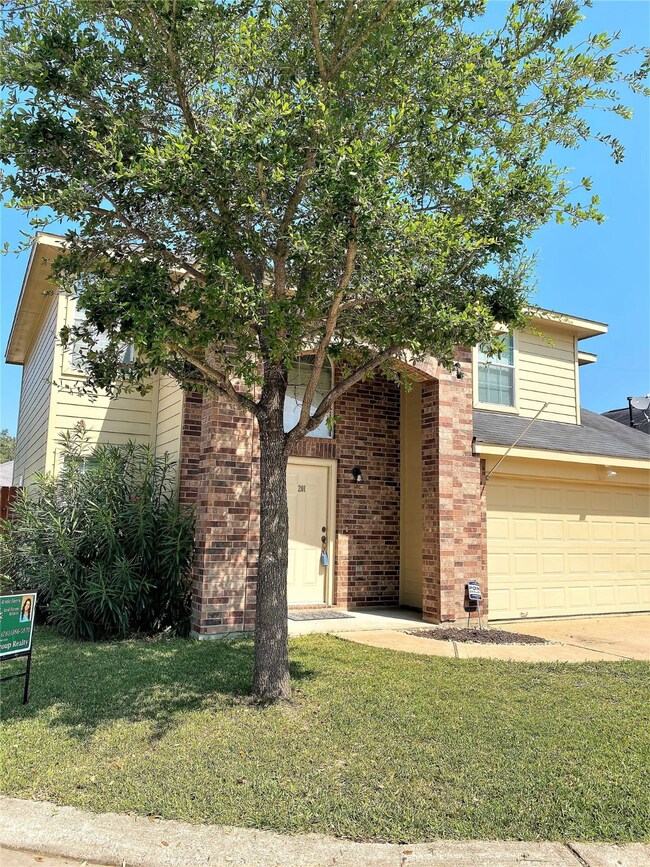 201 S Native Ln, Houston, TX 77022 - photo 3