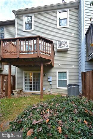 5729 Mason Bluff Dr, Burke, VA 22015 - photo 2