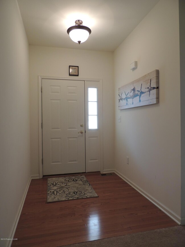 10 Palmer Ct, Drums, PA 18222 - photo 3