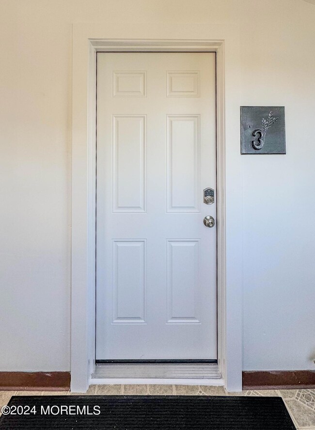 85 1st St unit Third Floor, Keyport, NJ 07735 - photo 5