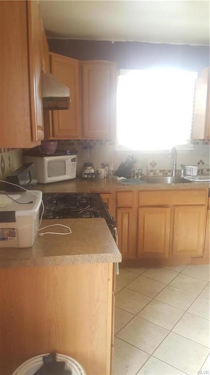 820 S 11th St, Allentown, PA 18103 - photo 3