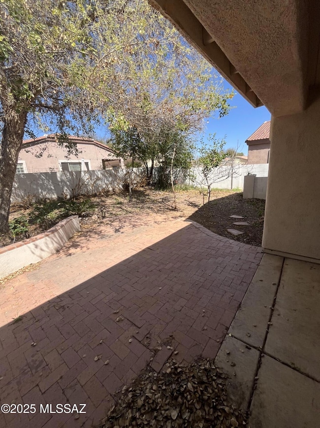 241 E Corte Rancho Encanto, Sahuarita, AZ 85629 - photo 3