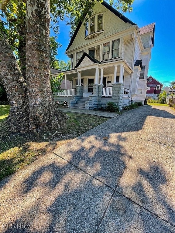 554 Eddy Rd, Cleveland, OH 44108 - photo 5