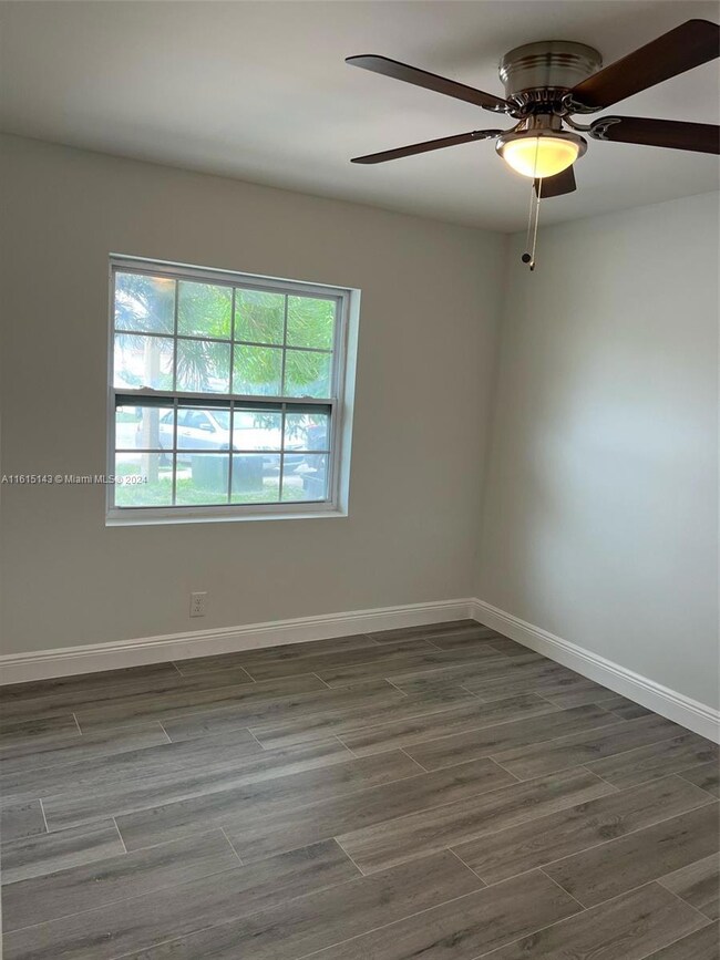 4799 Saratoga Rd, West Palm Beach, FL 33415 - photo 2