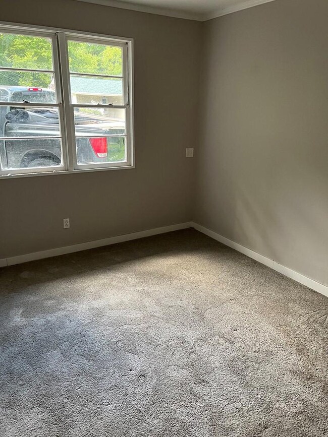 402 Regal Dr, Tunnel Hill, GA 30755 - photo 7