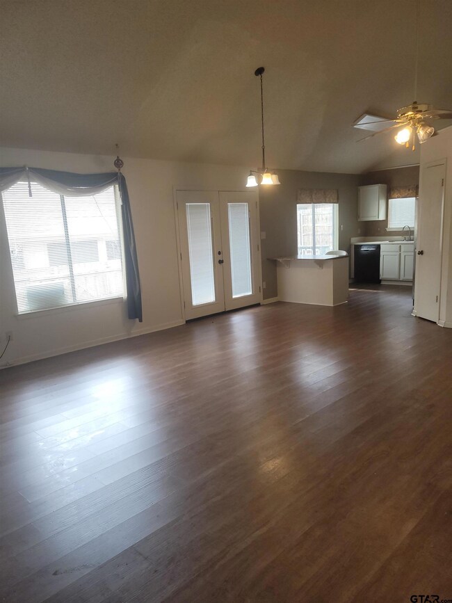 5776 5776 Golden Oaks, Tyler, TX 75703 - photo 3