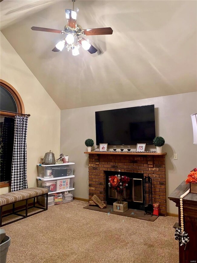 2412 Field Point Dr, Maryville, IL 62062 - photo 4