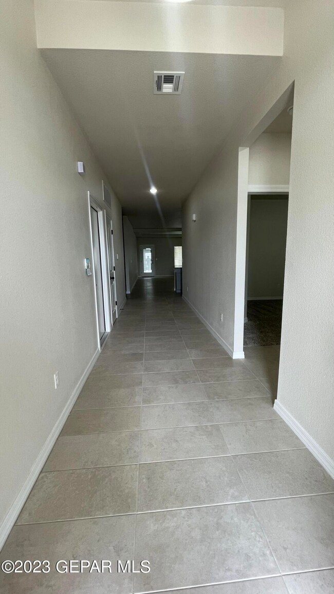 13163 Oakhampton Ave, El Paso, TX 79928 - photo 3