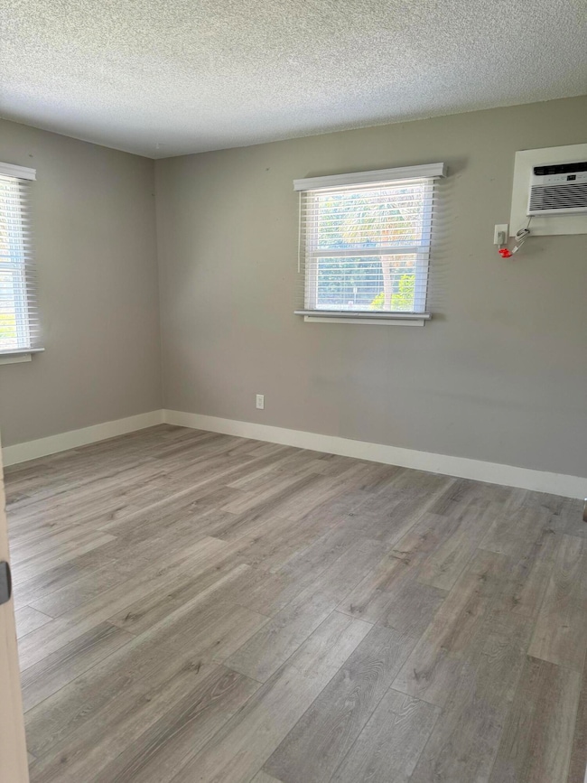 4220 NE Indian River Dr unit 6, Jensen Beach, FL 34957 - photo 6