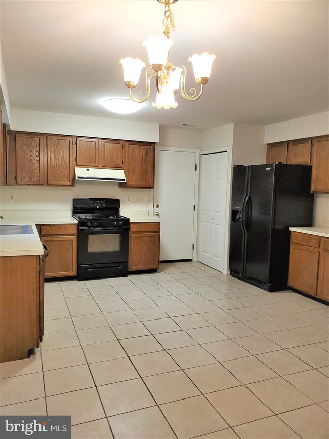 4 Oakbrook Ct, Stafford, VA 22554 - photo 2