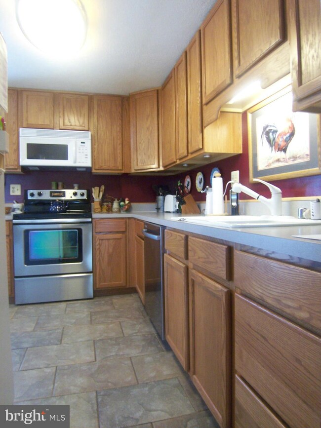 1402 Aquia Dr, Stafford, VA 22554 - photo 7