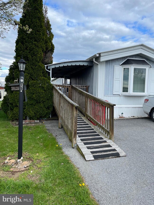 1024 Warm Spring Rd unit 15, Chambersburg, PA 17202 - photo 3