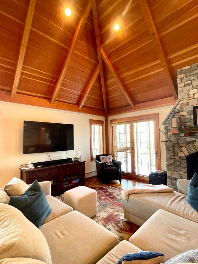 4 Garmisch Ct unit 301, Wilmington, VT 05363 - photo 3