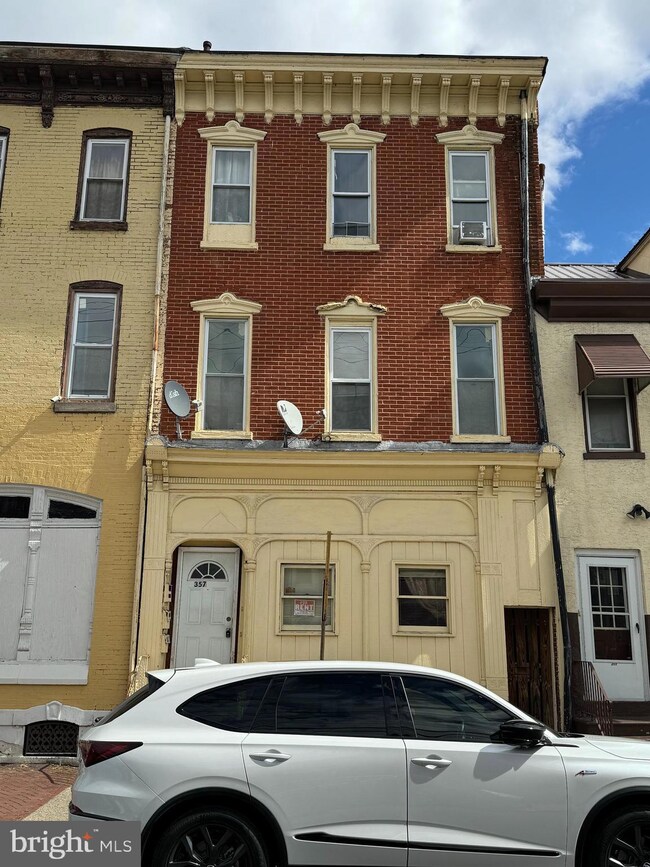 357 N 10th St, Reading, PA 19604 - photo 2