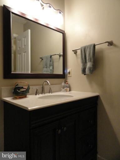 12185 Cardamom Dr, Woodbridge, VA 22192 - photo 5