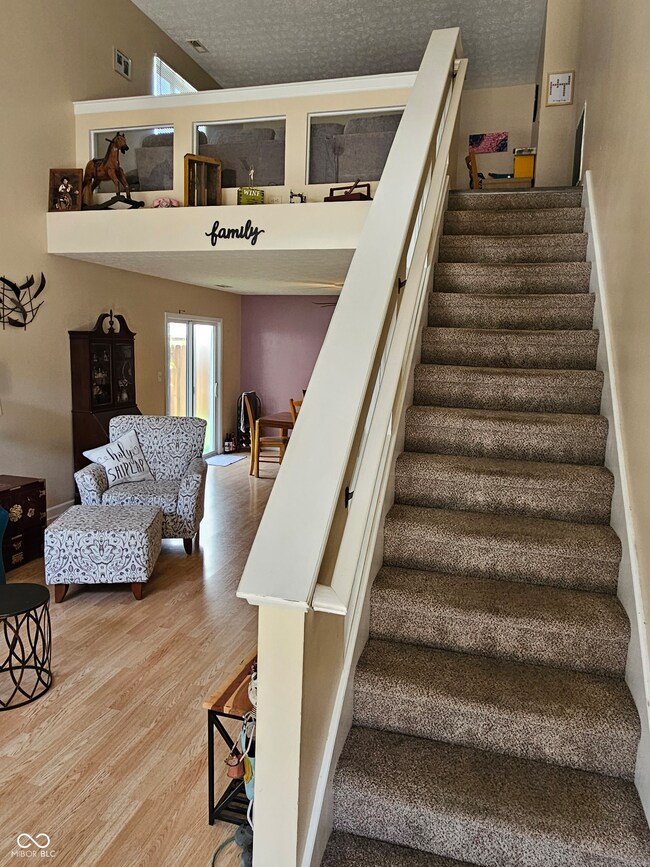 628 Cembra Dr, Greenwood, IN 46143 - photo 4