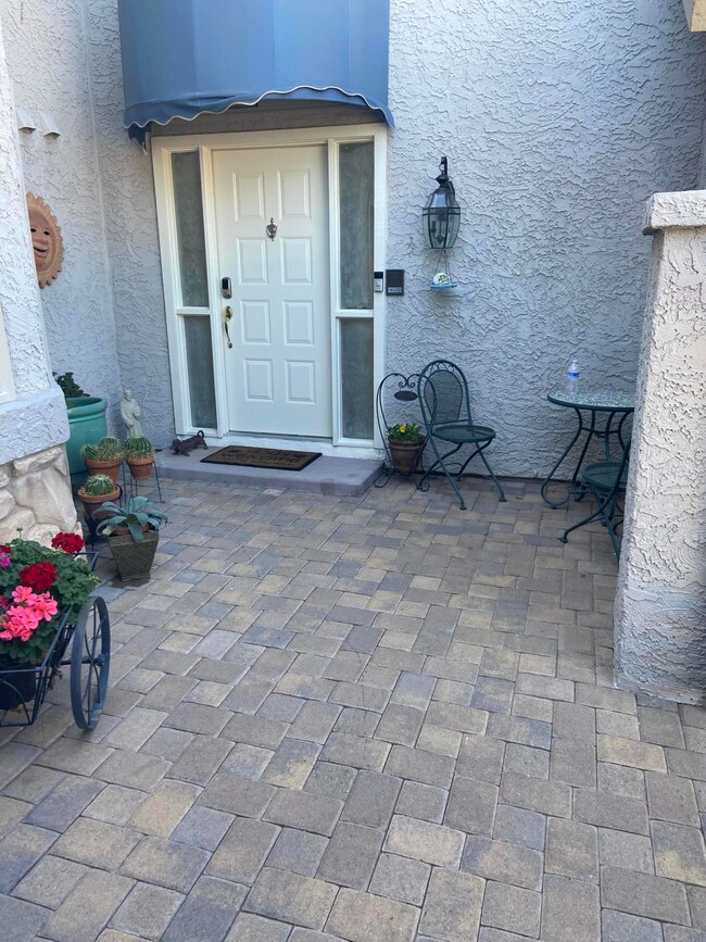 145 S Lakeview Blvd, Chandler, AZ 85225 - photo 4