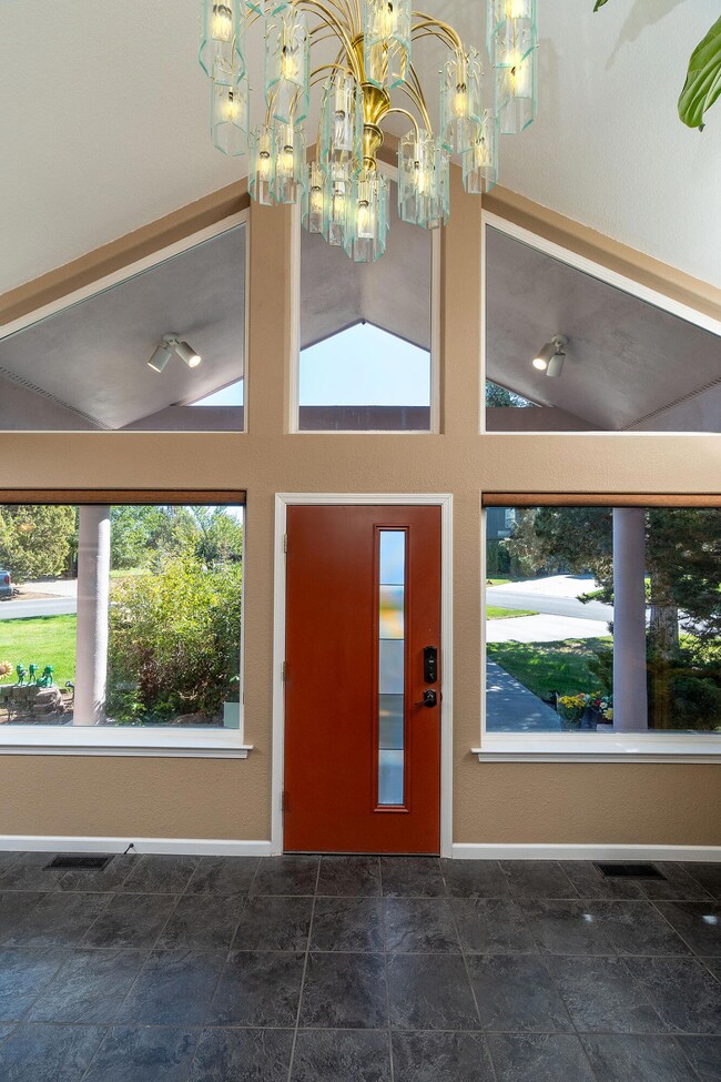 3609 SW Hillcrest Dr, Redmond, OR 97756 - photo 5