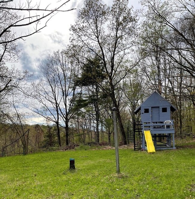 1232 Dunhamtown Brimfield Rd, Brimfield, MA 01010 - photo 3