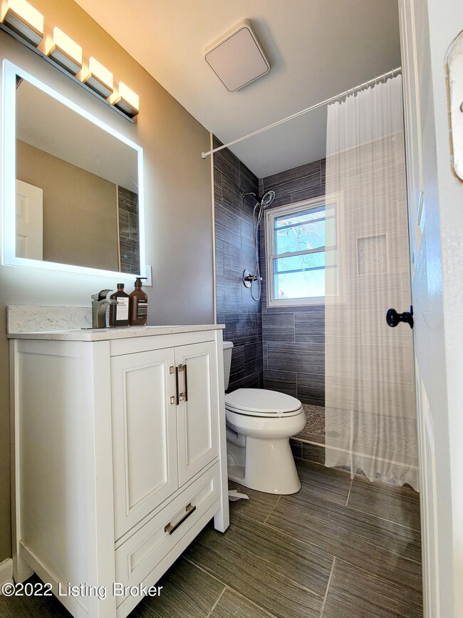 Hallway Bath_staged